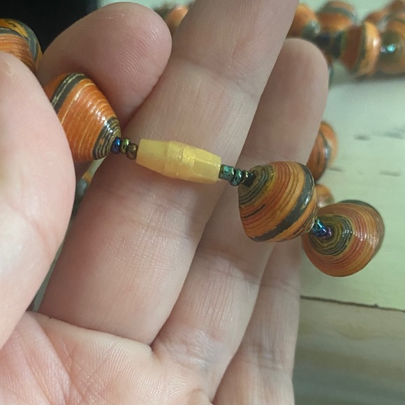 Vintage Orange Beaded Necklace - Picture 4 of 5